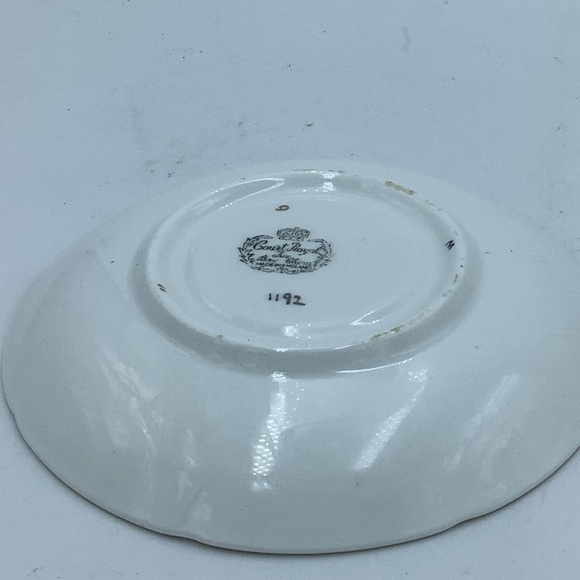 Vintage Court Royal Red/Gold English Bone China Cabbage Rose Teacup & Saucer - Picture 12 of 13